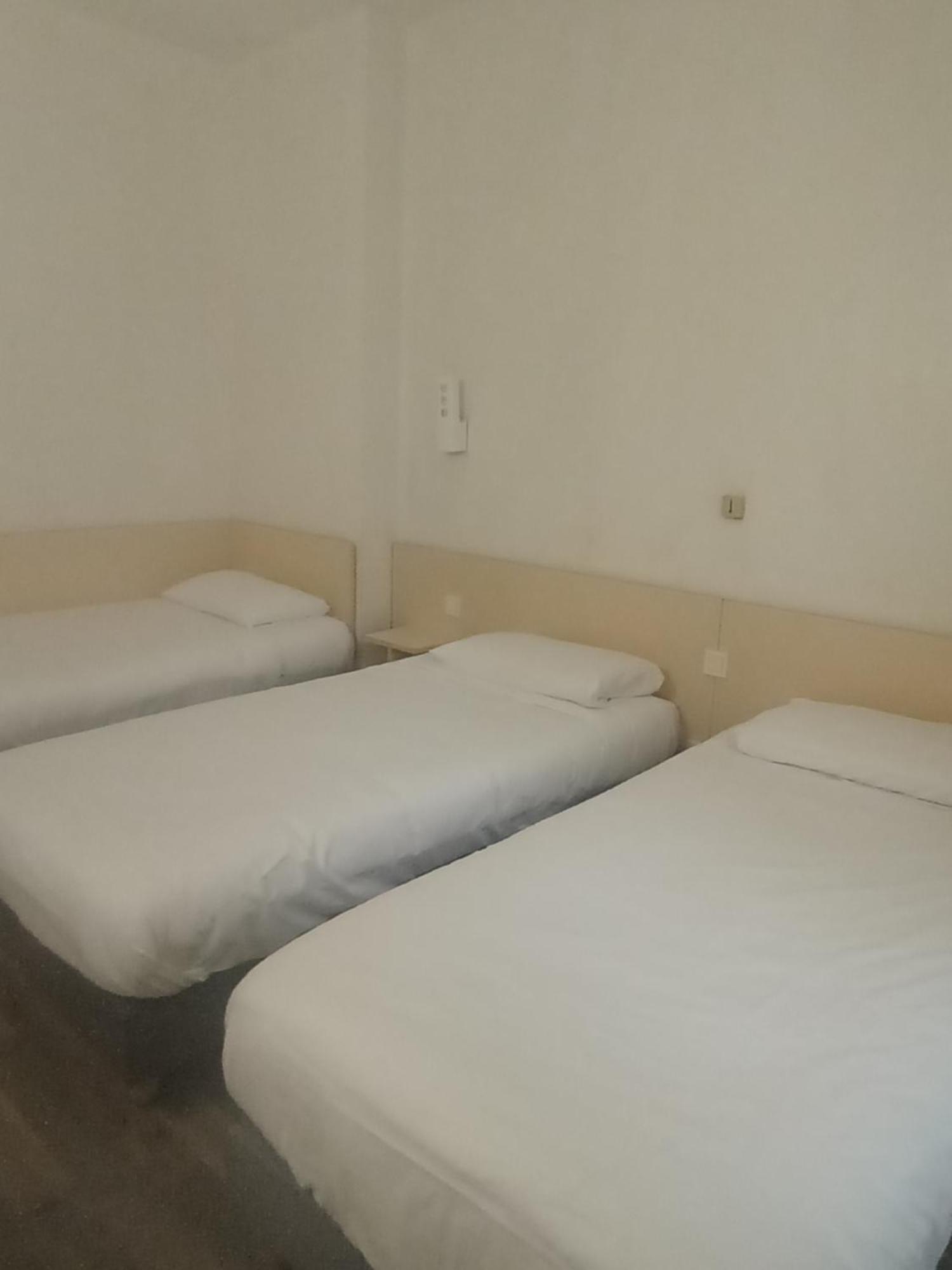 Hotel Croix Des Nordistes Lourdes Rum bild