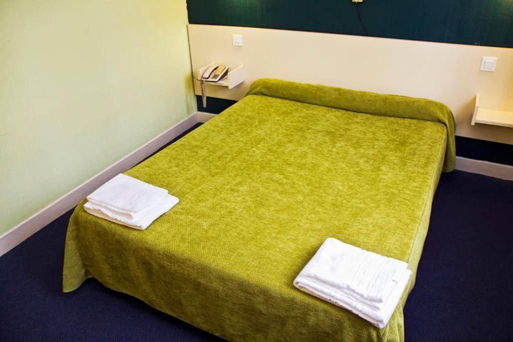 Hotel Croix Des Nordistes Lourdes Rum bild