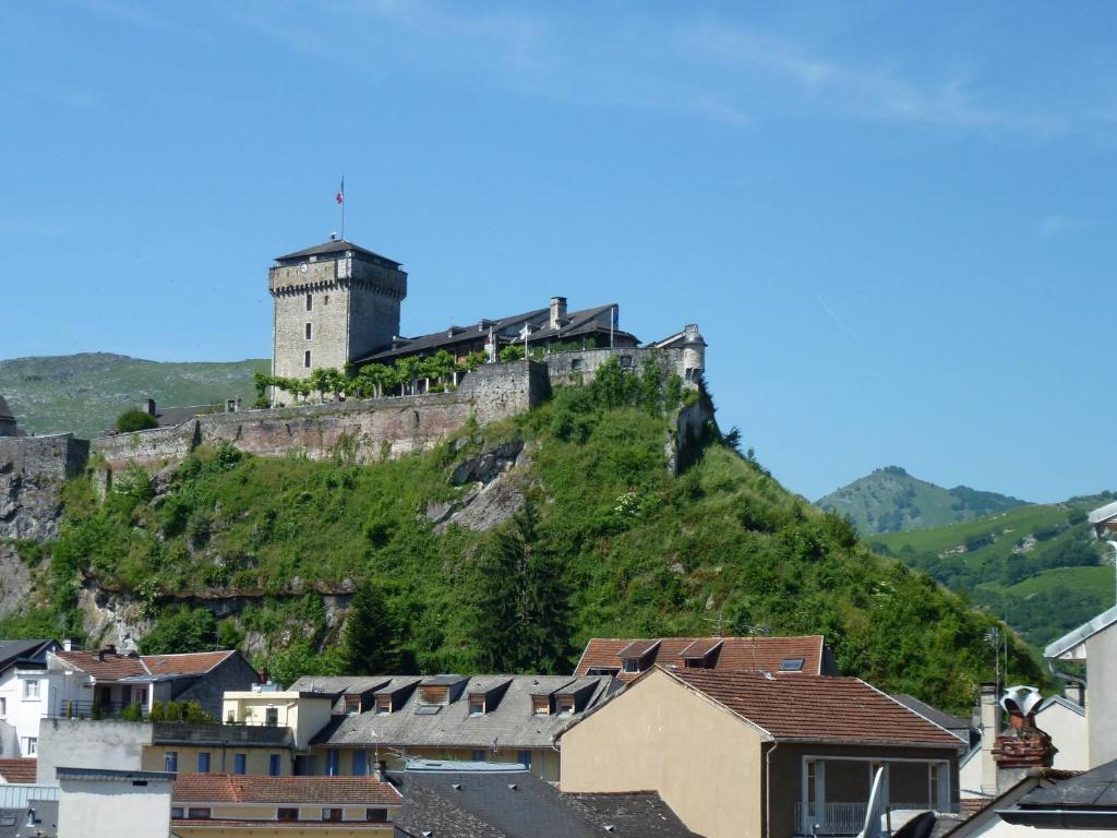 Hotel Croix Des Nordistes Lourdes Exteriör bild