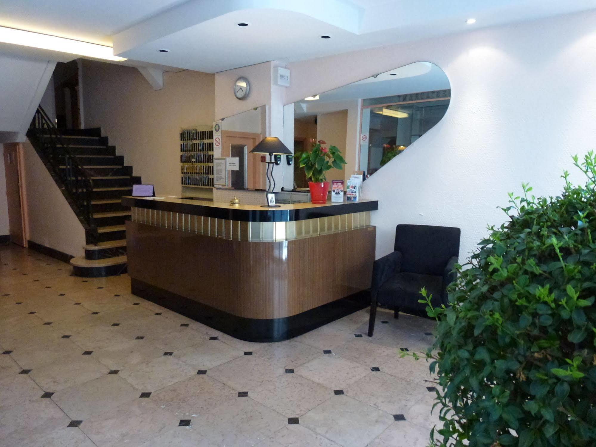 Hotel Croix Des Nordistes Lourdes Exteriör bild